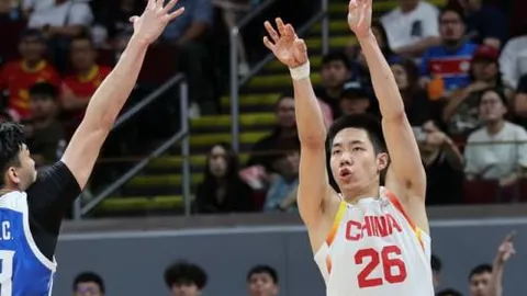 奇尔维尔进球助阿斯顿维拉2-1逆转切尔西，AZP染红离场